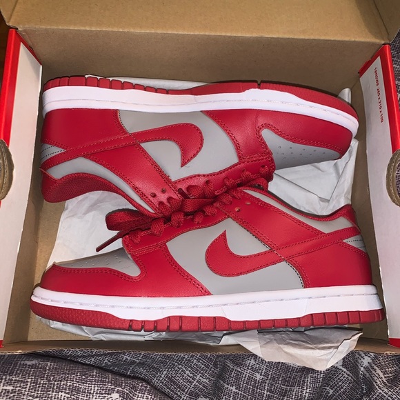 *SOLD* Nike Dunks low - Picture 2 of 7